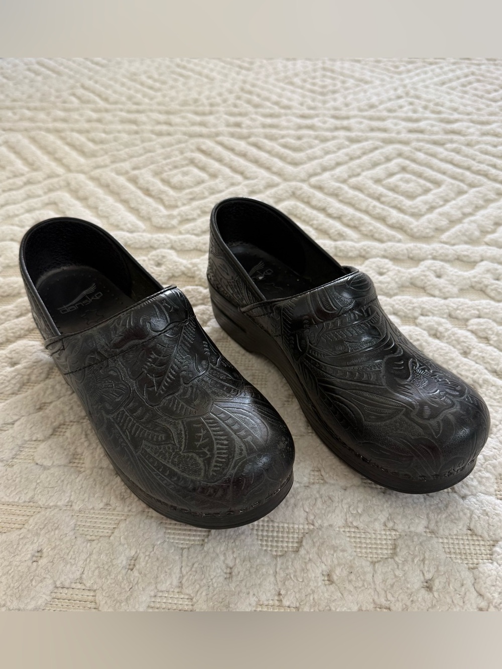Dansko Black Embossed Tooled Leather Clogs EU 39 (US 8.5 - 9) Western Cowgirl